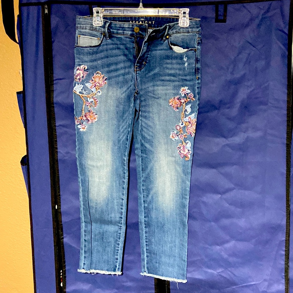 White House black-market ankle straight leg jeans size 6